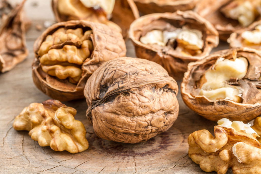 walnuts-health-benefits_1-1024x683